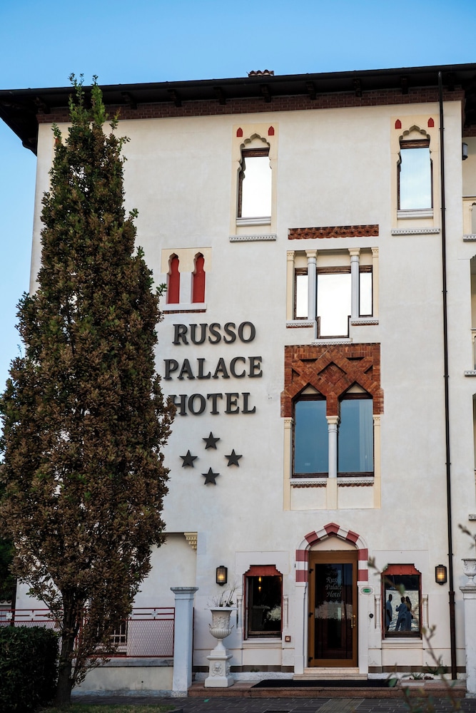 Russo Palace 7/57