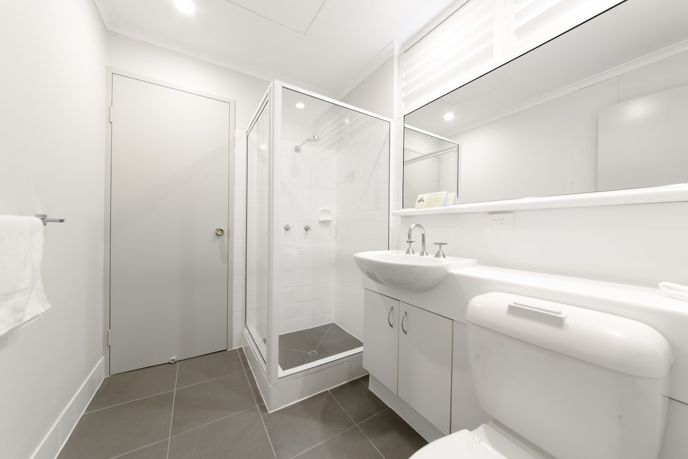 Mt Ommaney Hotel Apartments 18/21