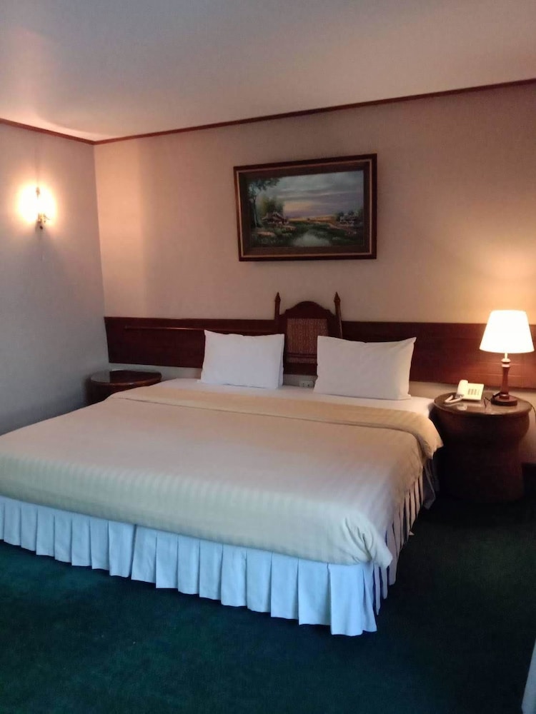 Baan Busarin Hotel 10/46