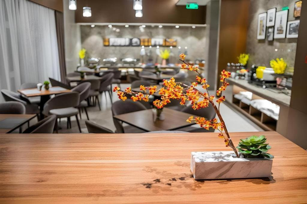 Homeinn Plus (Shanghai Pudong Xinjinqiao Road) 47/57
