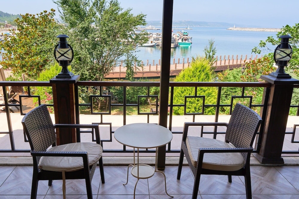 Phellos Suites 30/50