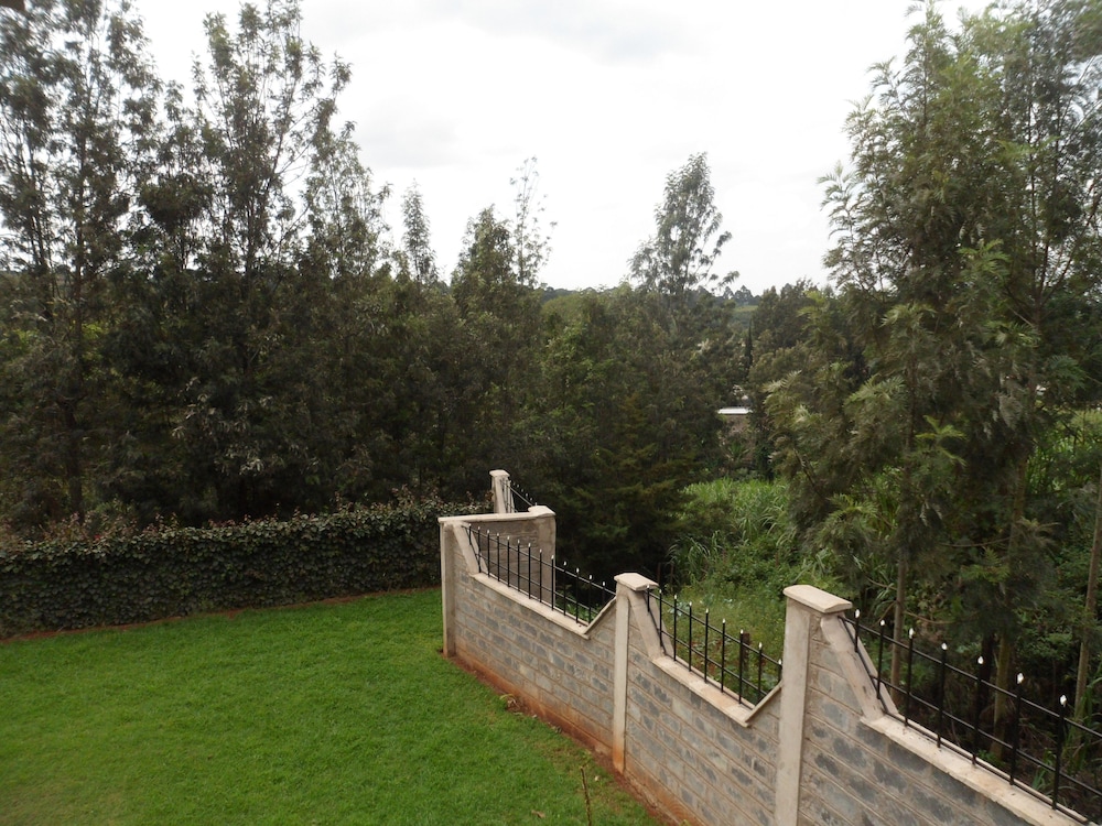 Kuniville Guest House 38/43