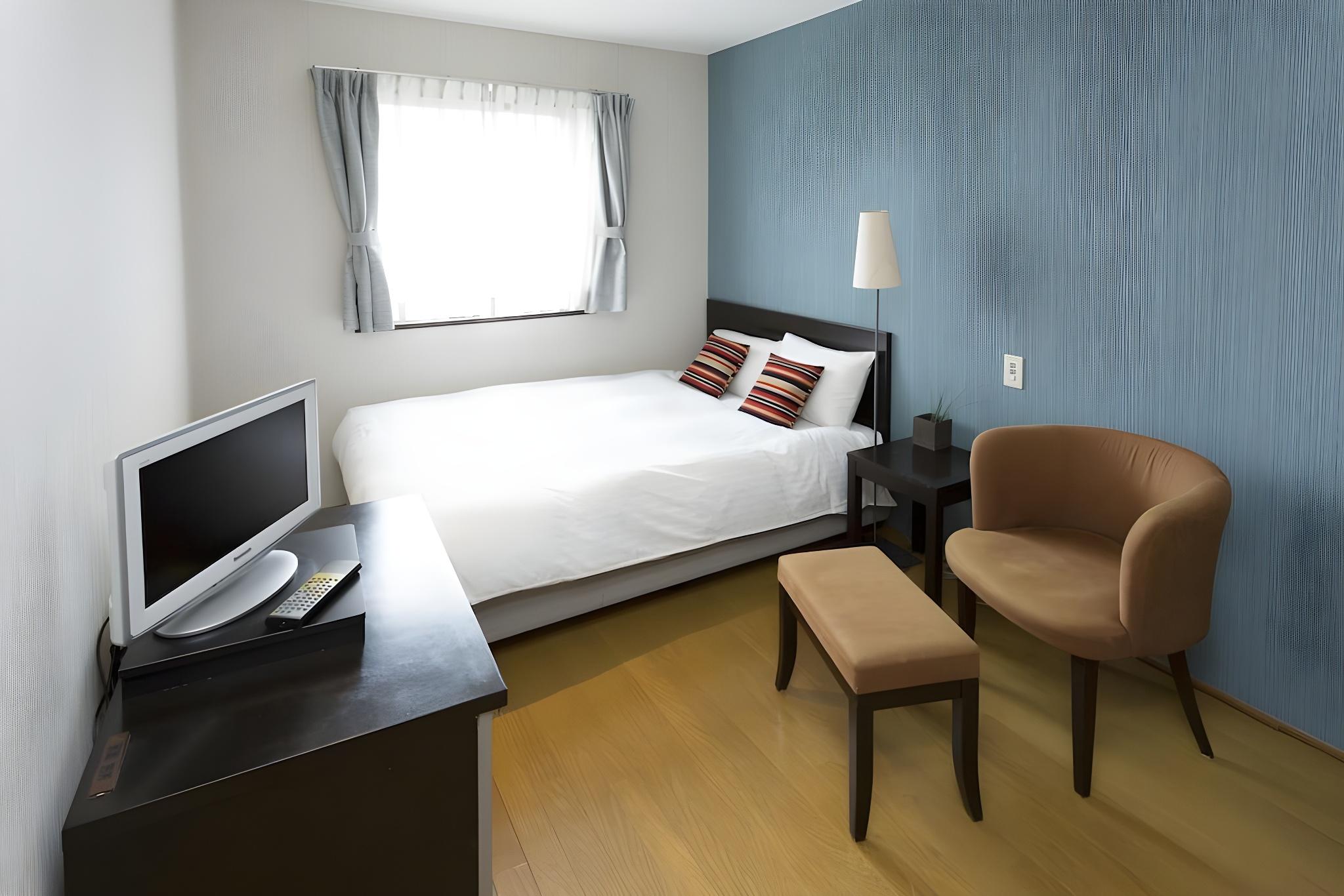 ROOM, DOUBLE BED, SMOKING
