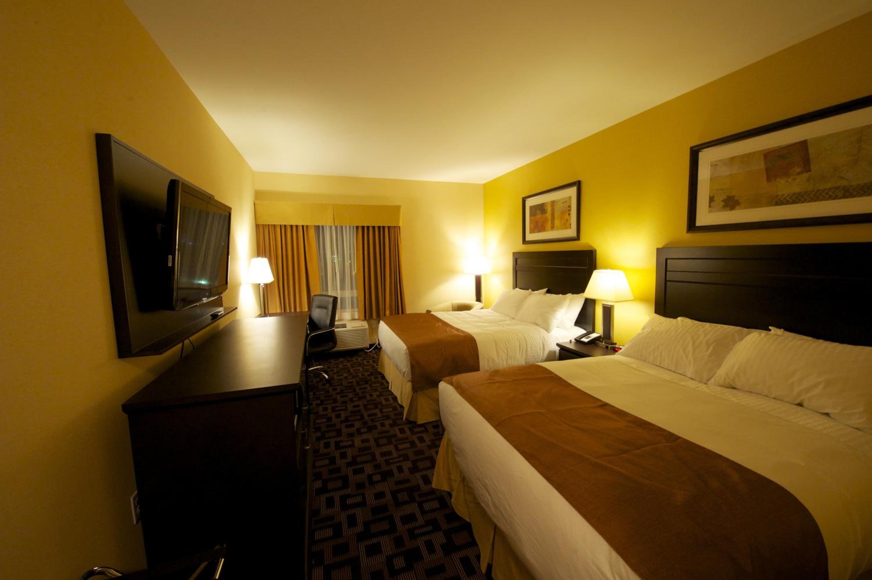 Room, King Bed, 2 Queen Beds