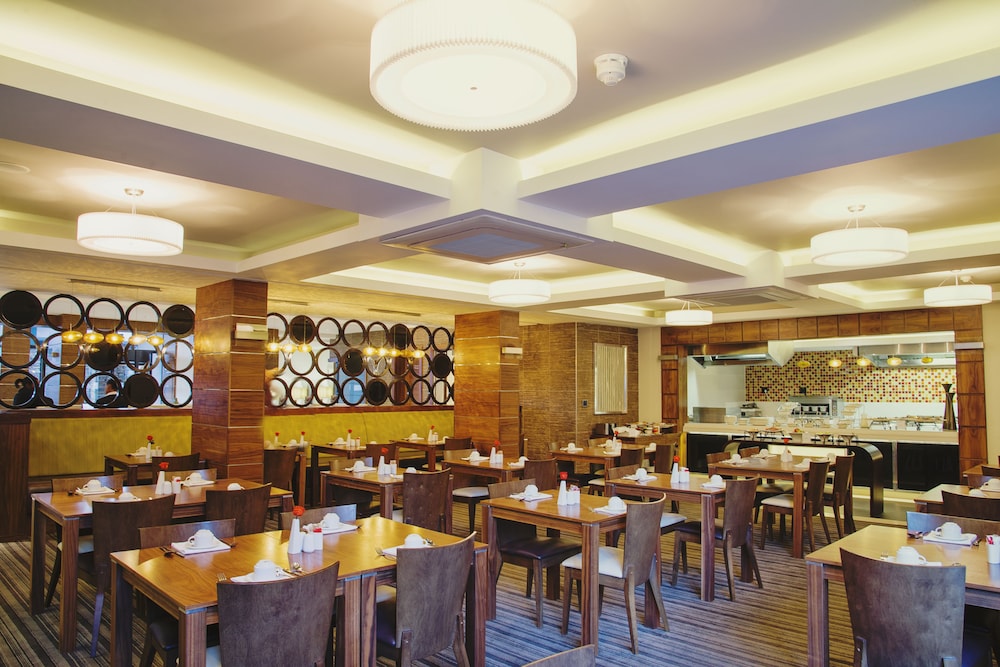 PREMIER HOTEL MIDRAND 55/67