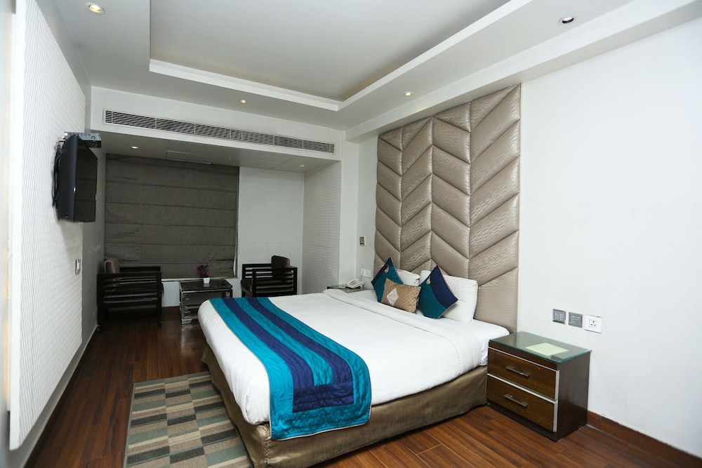 Hotel Uppal International 11/50