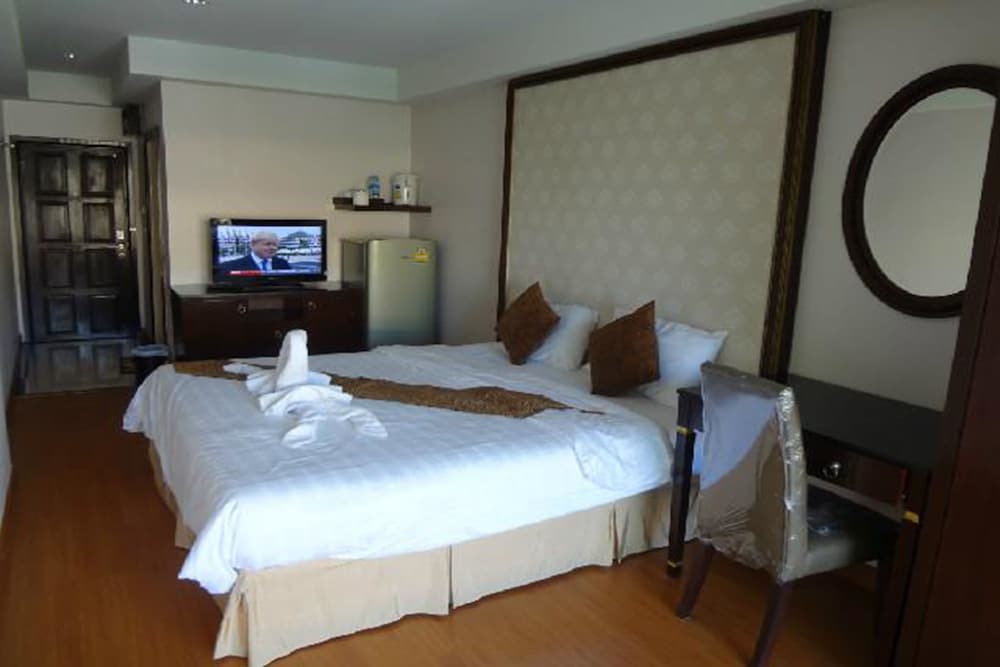 Maleez Lodge Hotel And Restaurant 9/52