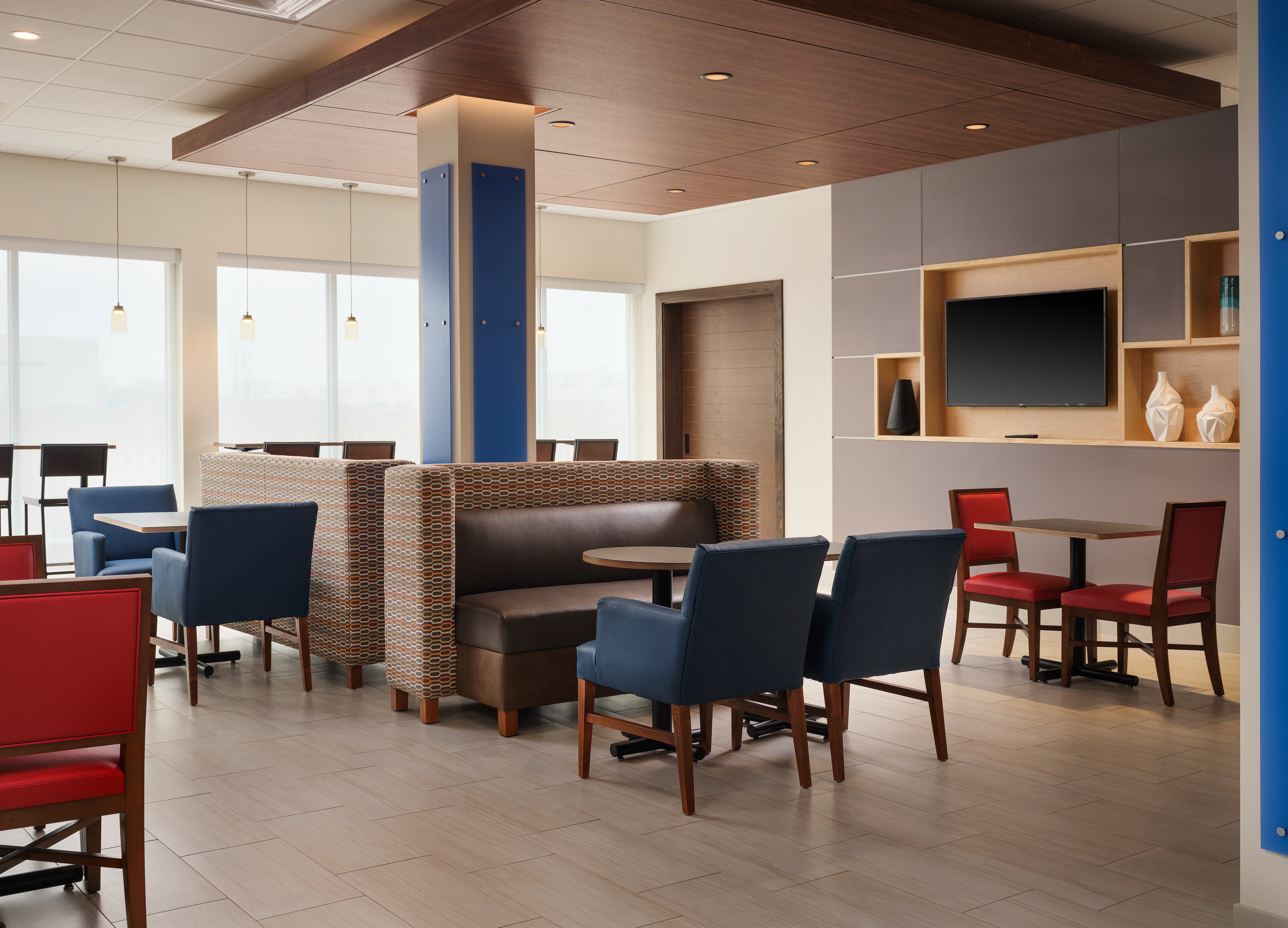 Holiday Inn Express And Suites Lockport 37/48