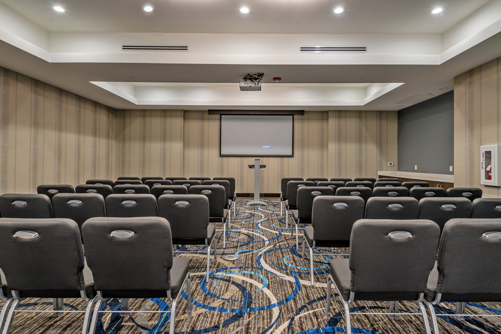 Holiday Inn Austin Airport 48/58