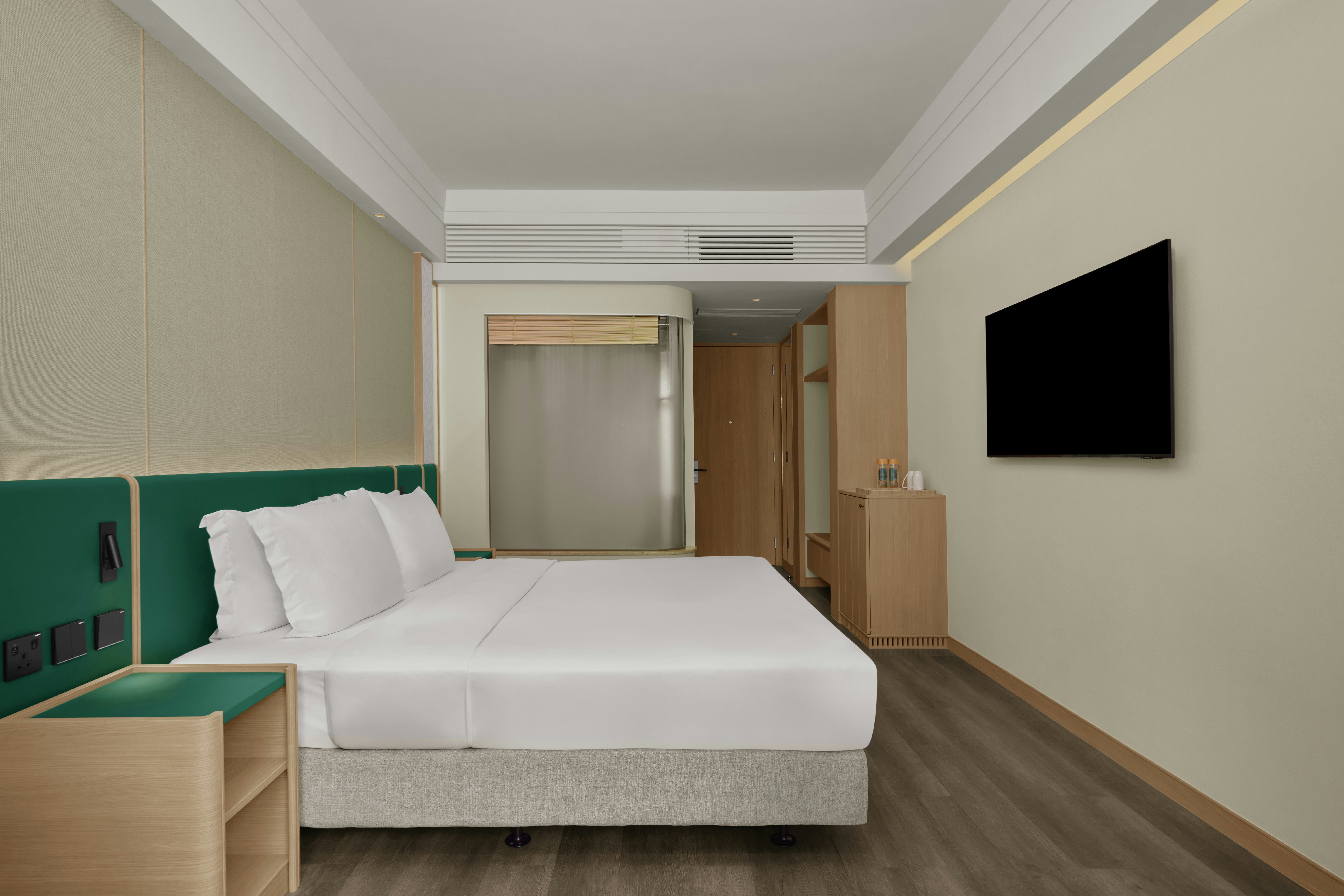 Nina Hotel Island South 12/83