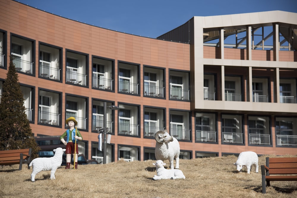 Ramada Hotel & Suites by Wyndham Gangwon Pyeongchang 60/66