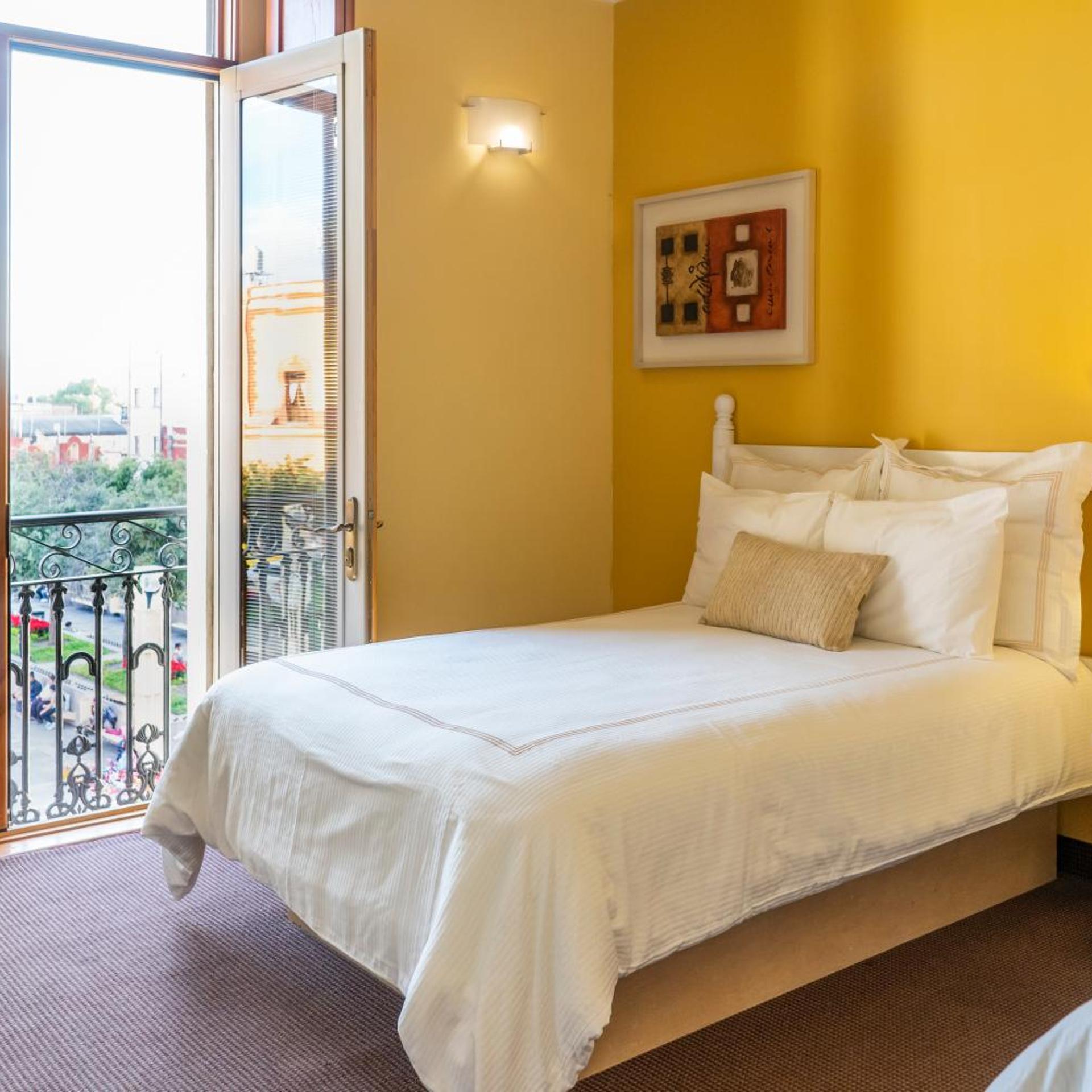 Superior, Twin Beds, City View