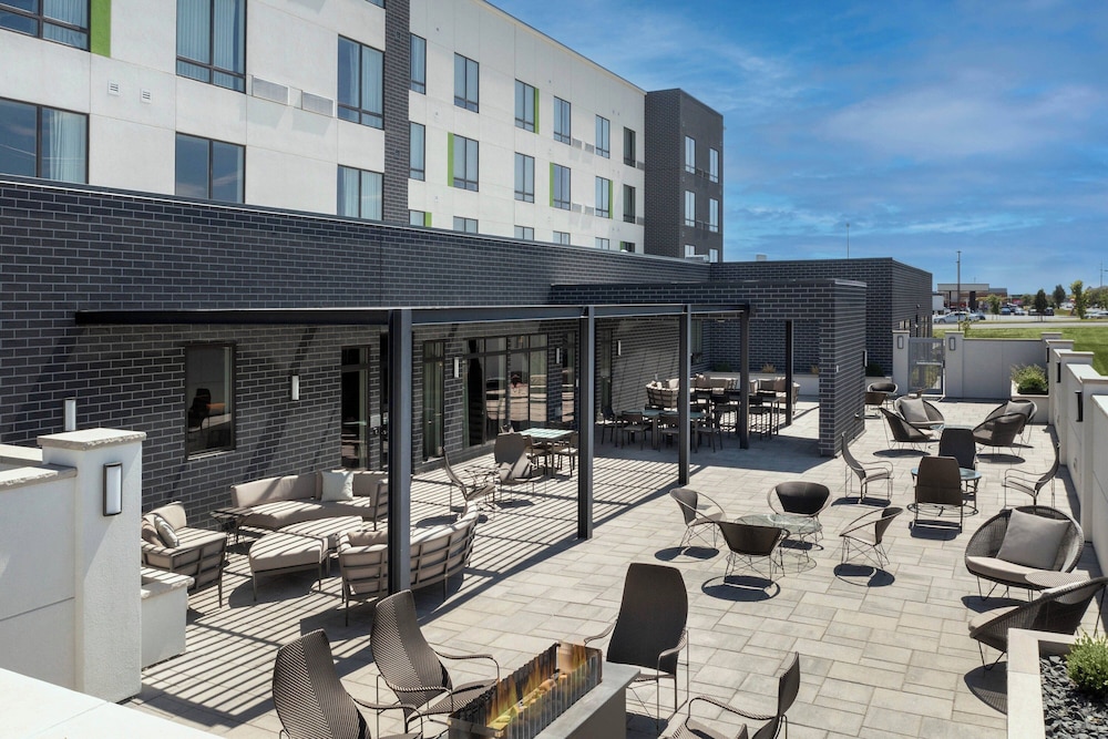 Courtyard Fargo 62/65