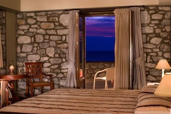 ITILO TRADITIONAL HOTEL 16/68