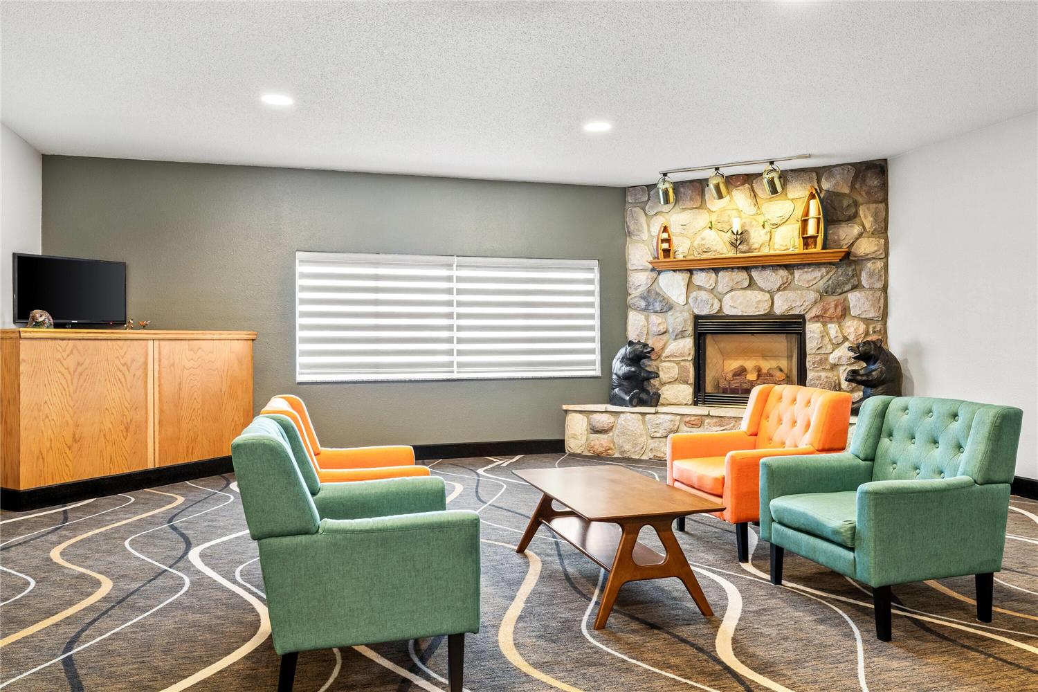 Super 8 by Wyndham Osseo WI 6/13