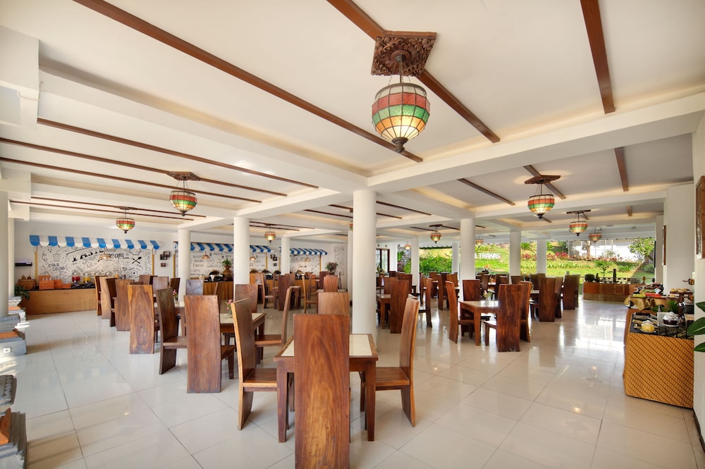 Royal Trawas Hotel & Cottages 4/55
