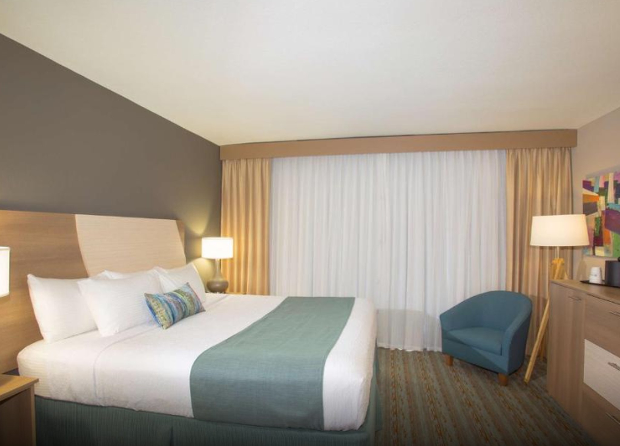 Room, King Bed, Ocean Front, Balcony, Corner