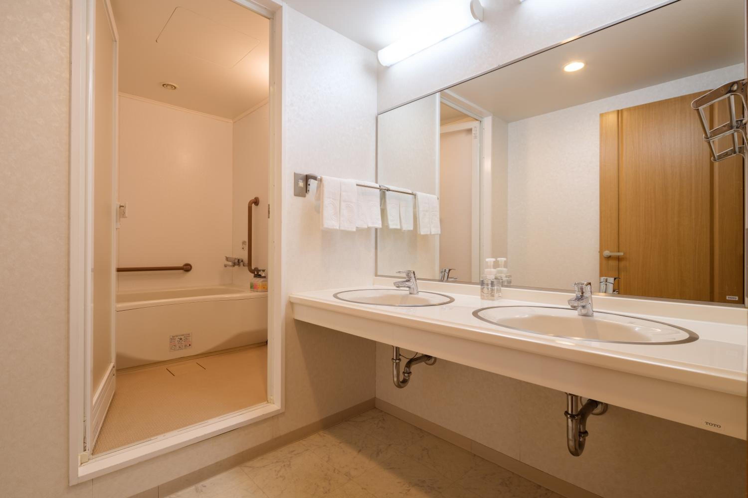Yokaichi Royal Hotel 55/58