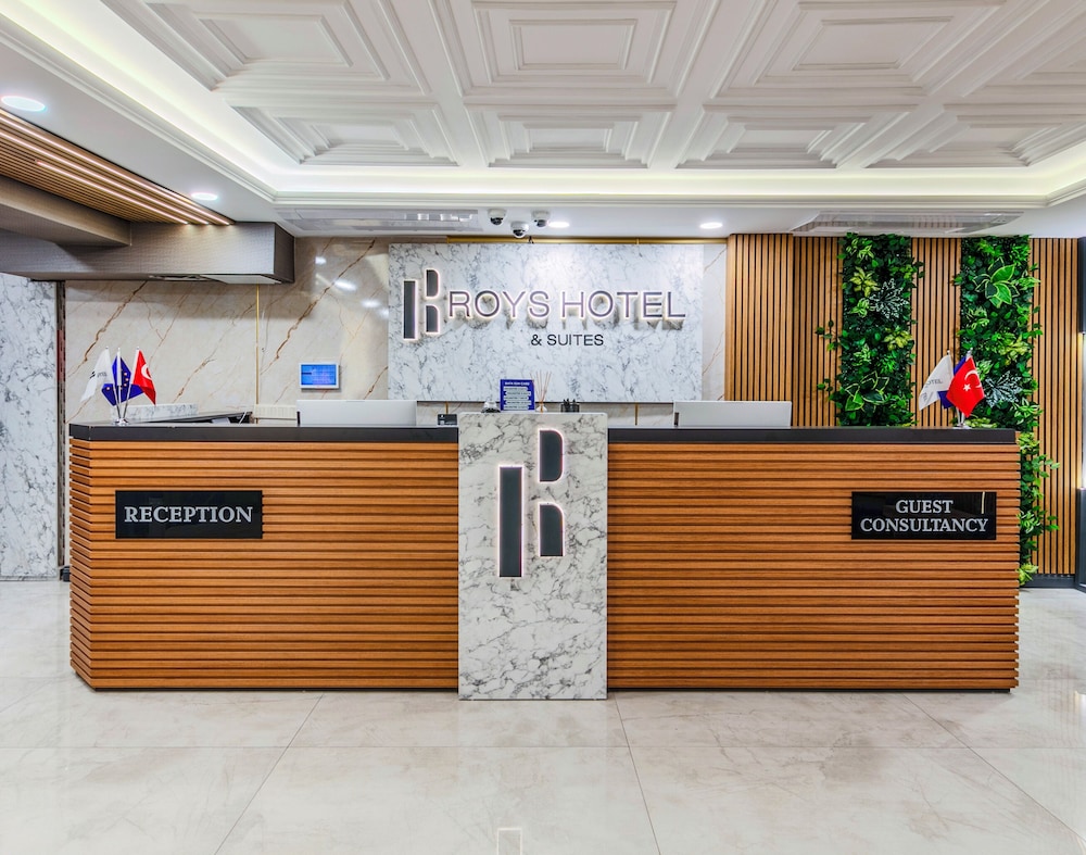 Roys Hotel & Suites 8/50