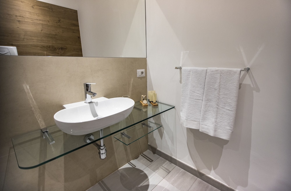 Suite Quaroni 46/49