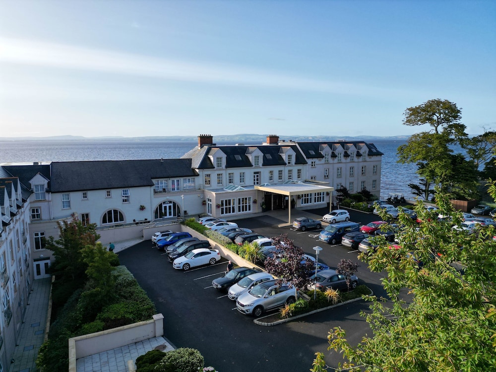 Redcastle Hotel 1/50