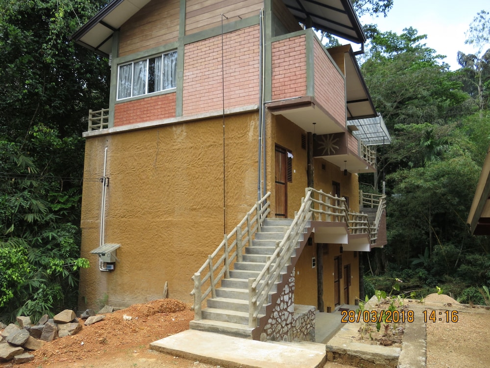Sinharaja Birder's Lodge 5/36