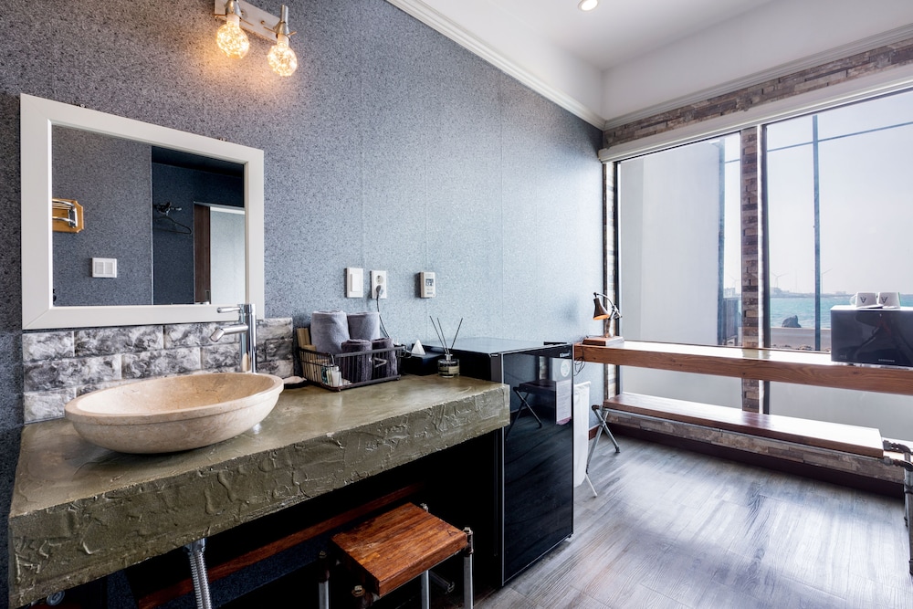 Aqua BEAutique 47/49