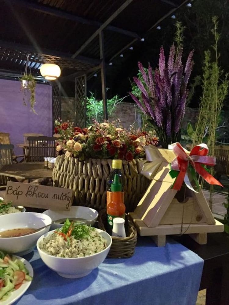 Coco Valley Hotel & Restaurant 47/64