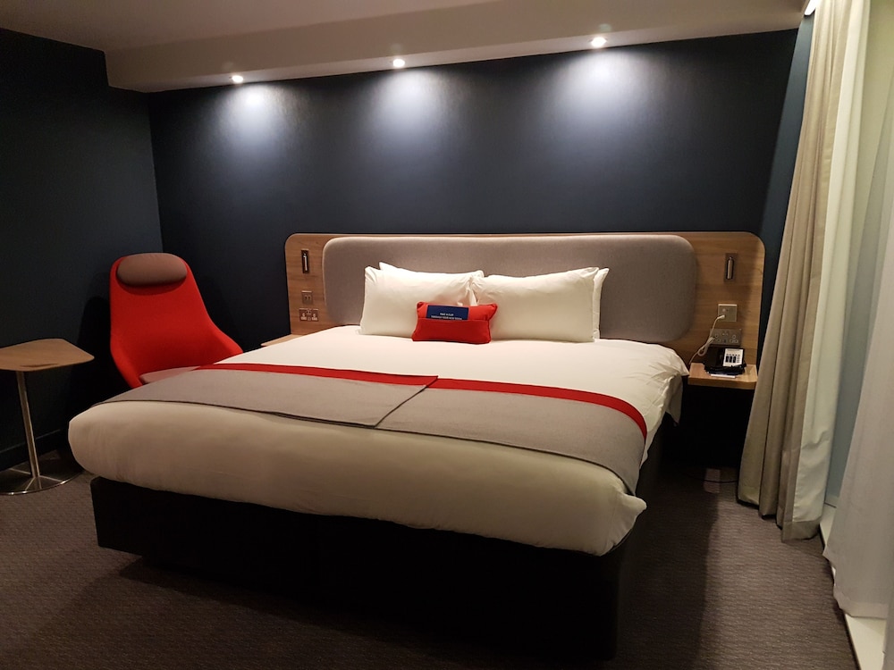 Holiday Inn Express Stockport 24/57