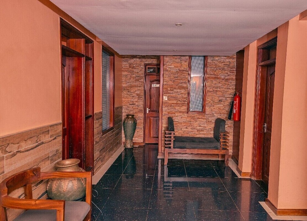 Sheron Hotel 35/51