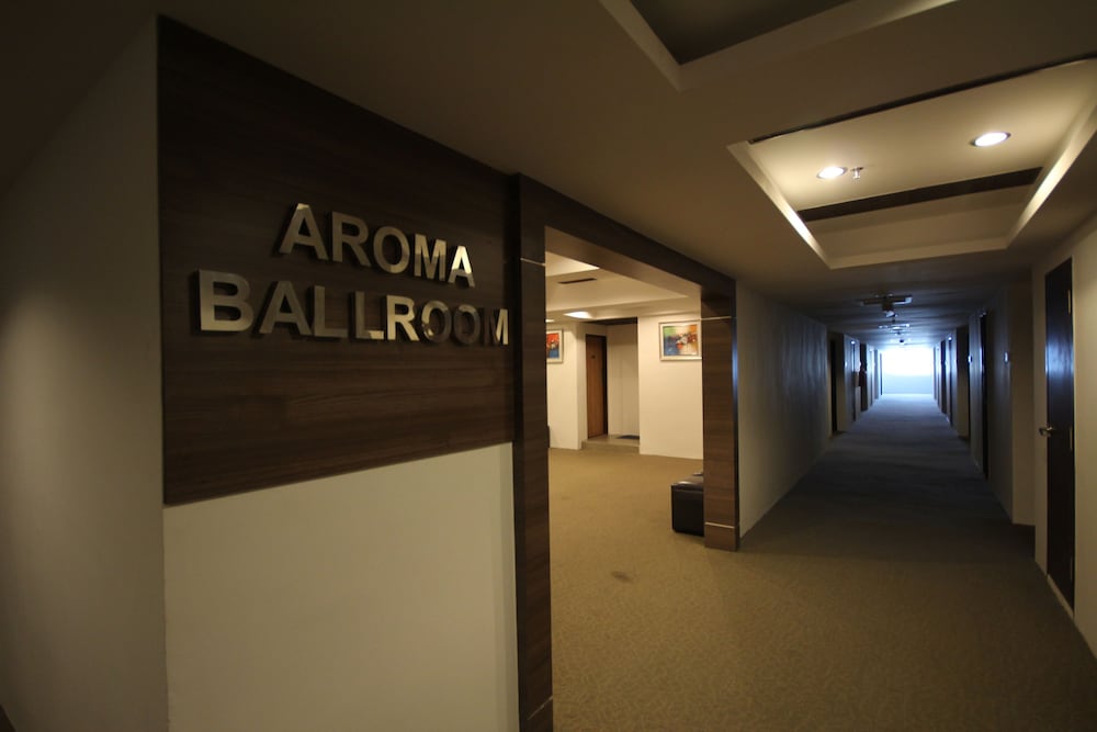 Aroma Hotel 10/25