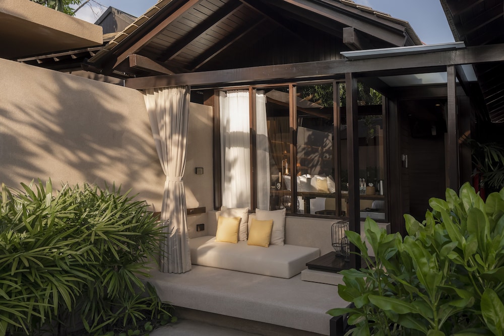THE SPA RESORT 4/50