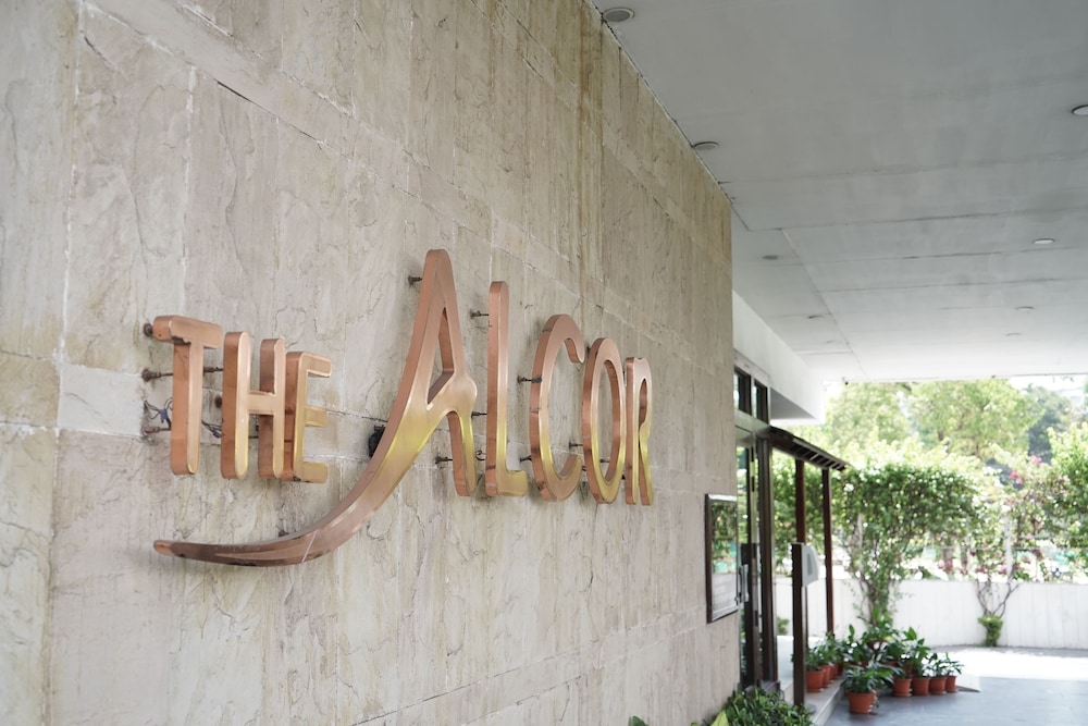 The Alcor Hotel 49/52