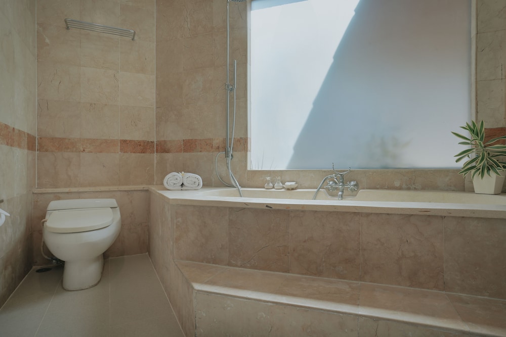 Parigata Villas Resort 36/40
