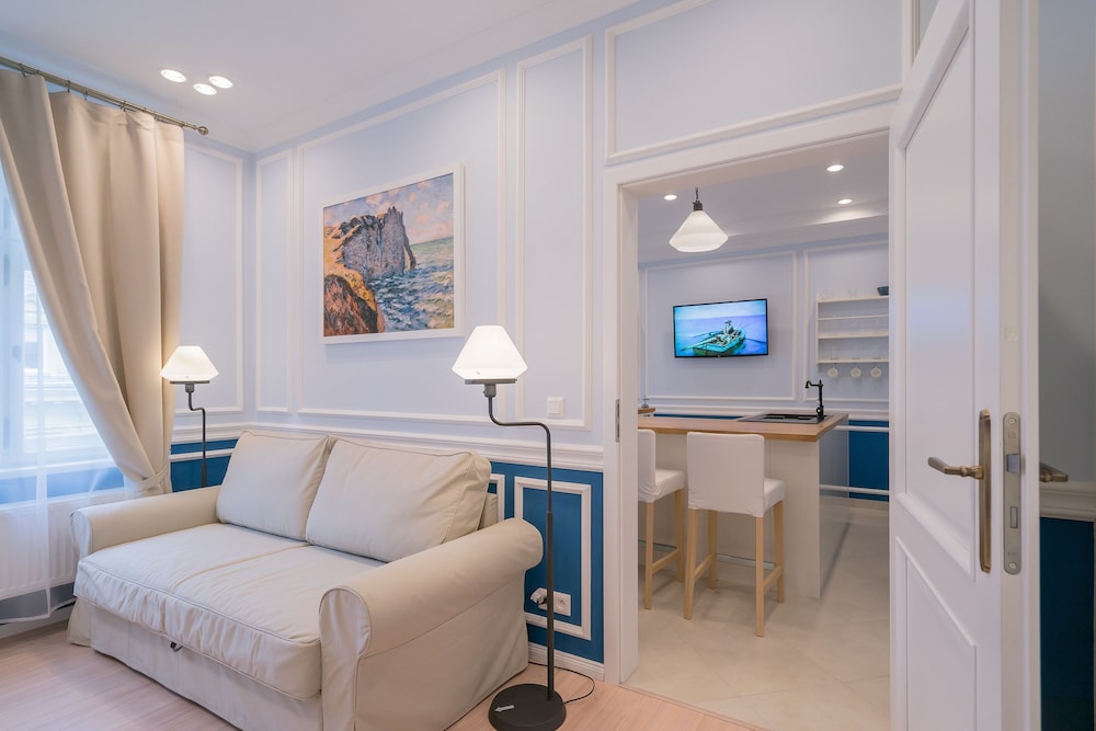 Revelton Suites 48/71