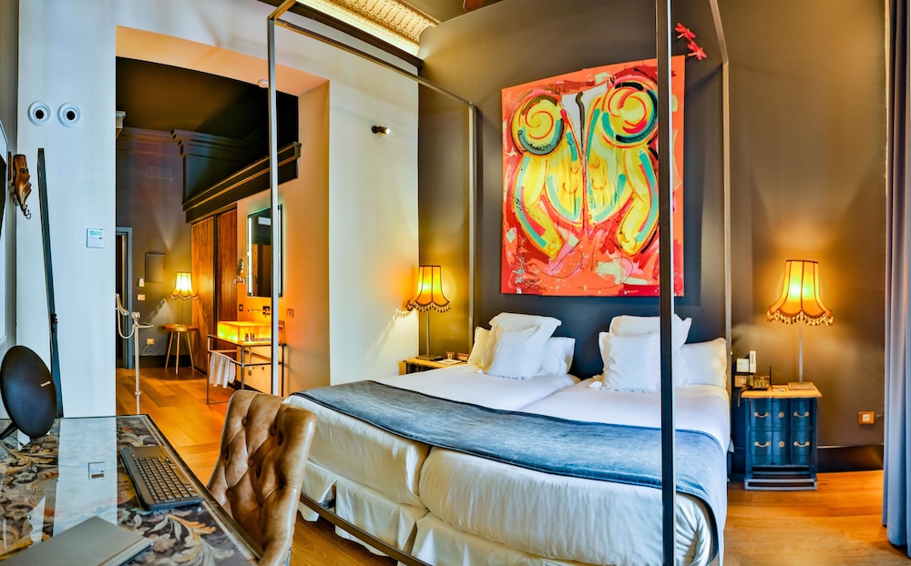 Hotel Lobby Room 11/67