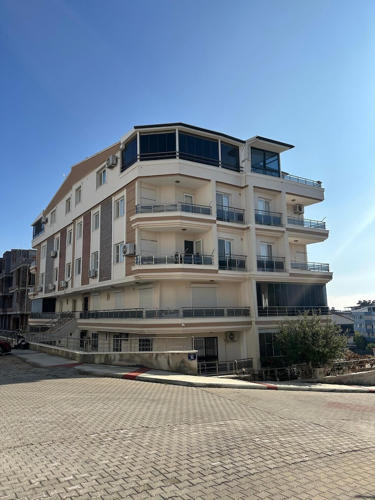 Mavi Restaurant & Apartments 1 12/50