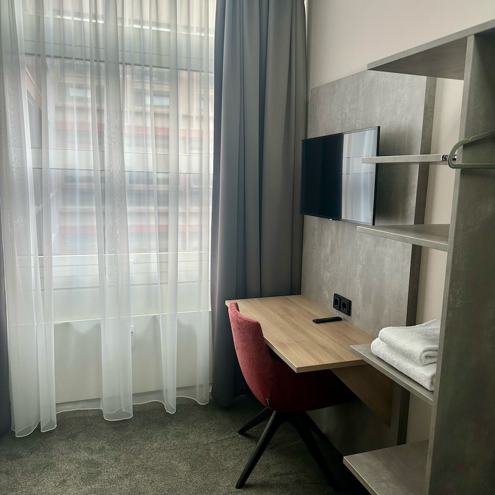 C and N Hotel an der Messe Munchen 42/50