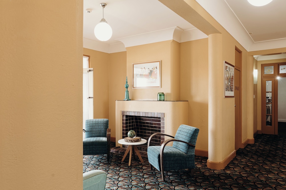 Port Macquarie Hotel 60/66