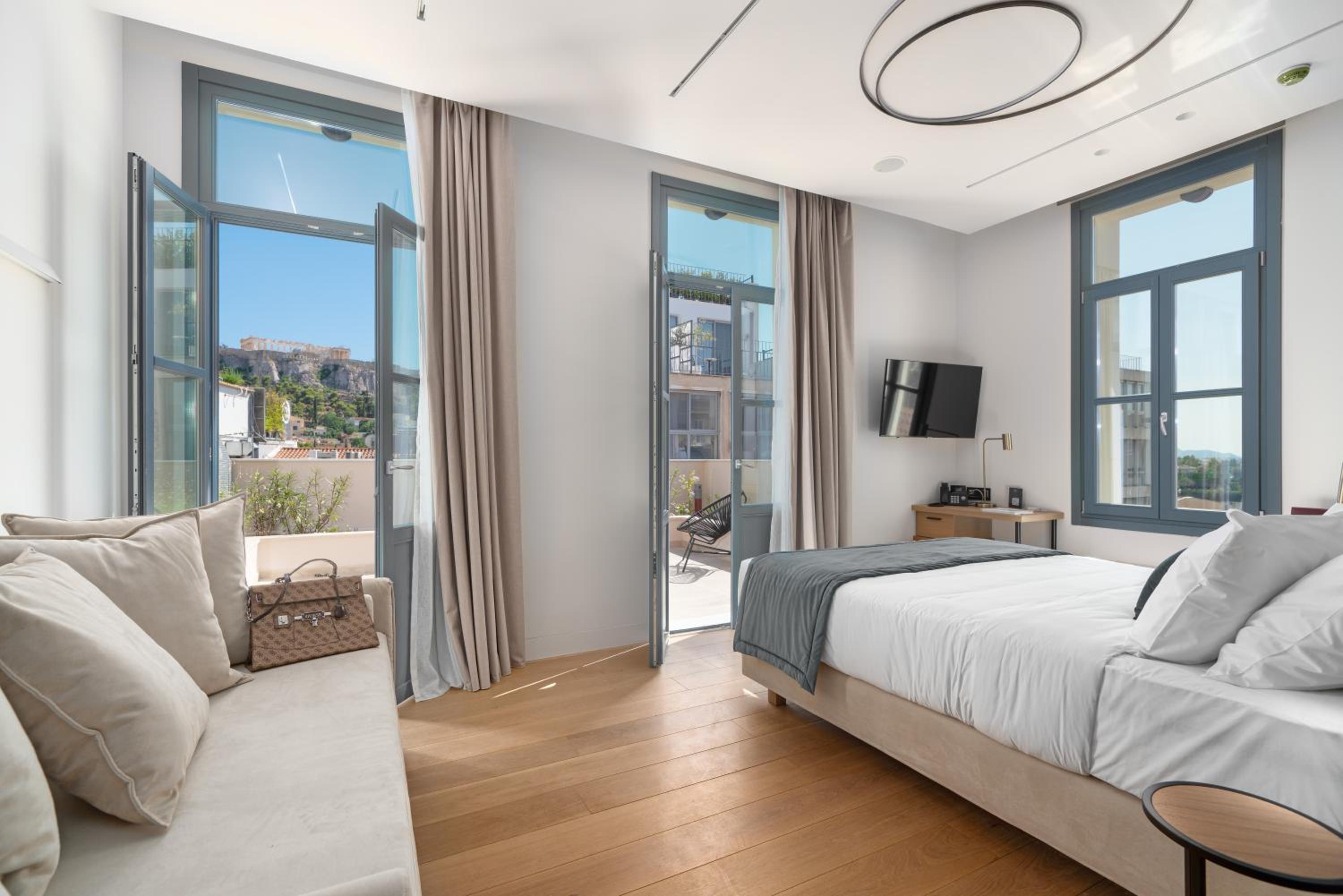 Suite, Queen Bed, Acropolis View