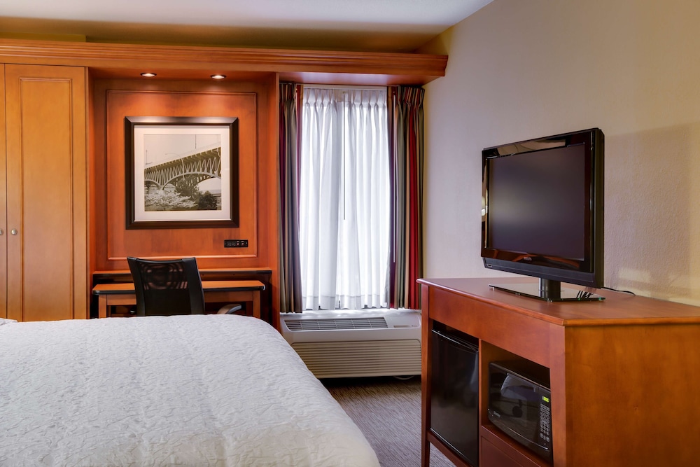 Hampton Inn Pittsburgh-Greentree 18/35