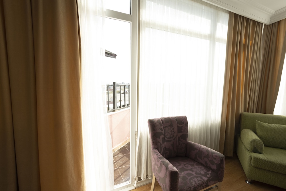 Tashkonak Hotel 52/77