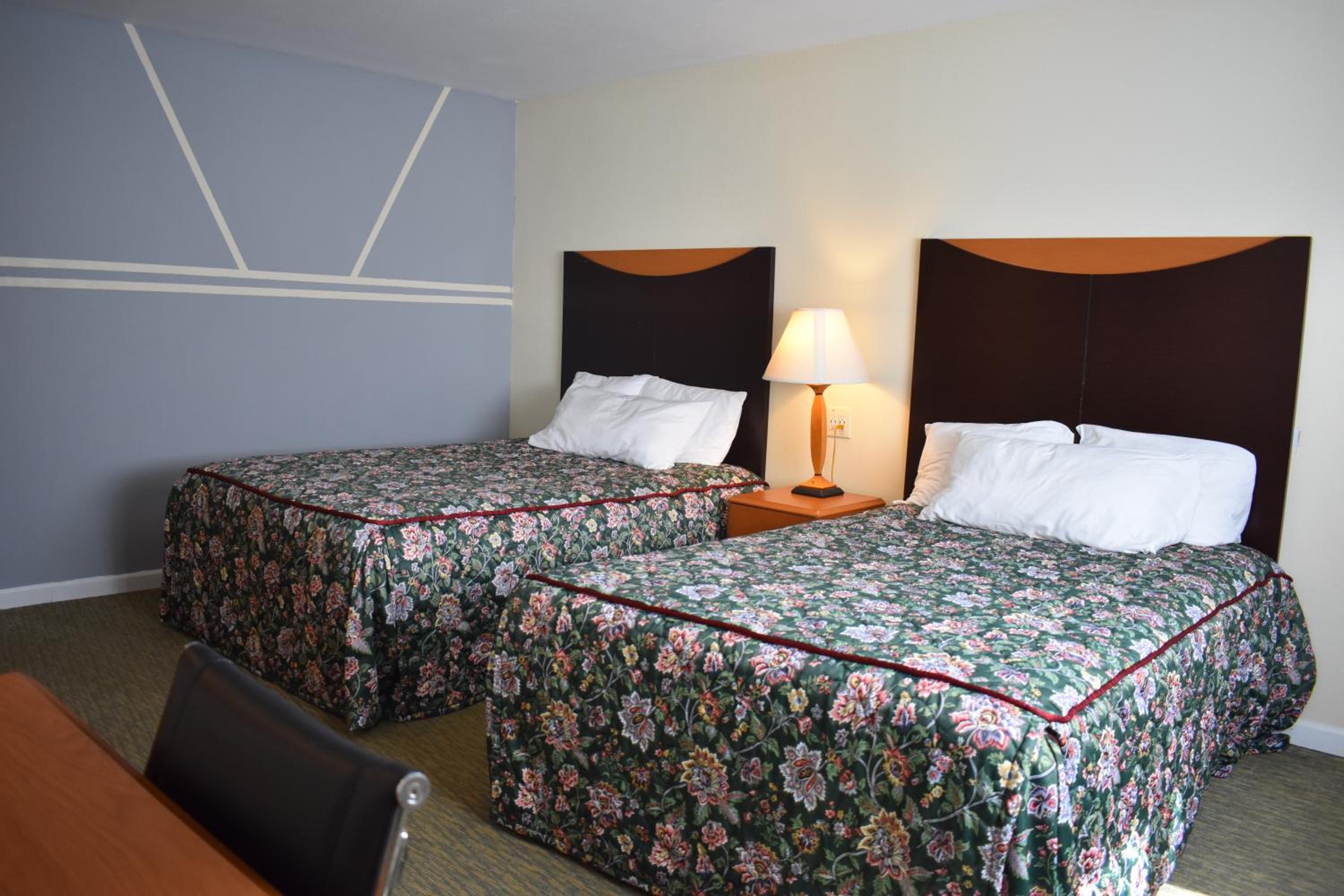غرفة قياسية بسرير مزدوج، East Norwich Inn-Oyster Bay, Long Island, NY 4/10