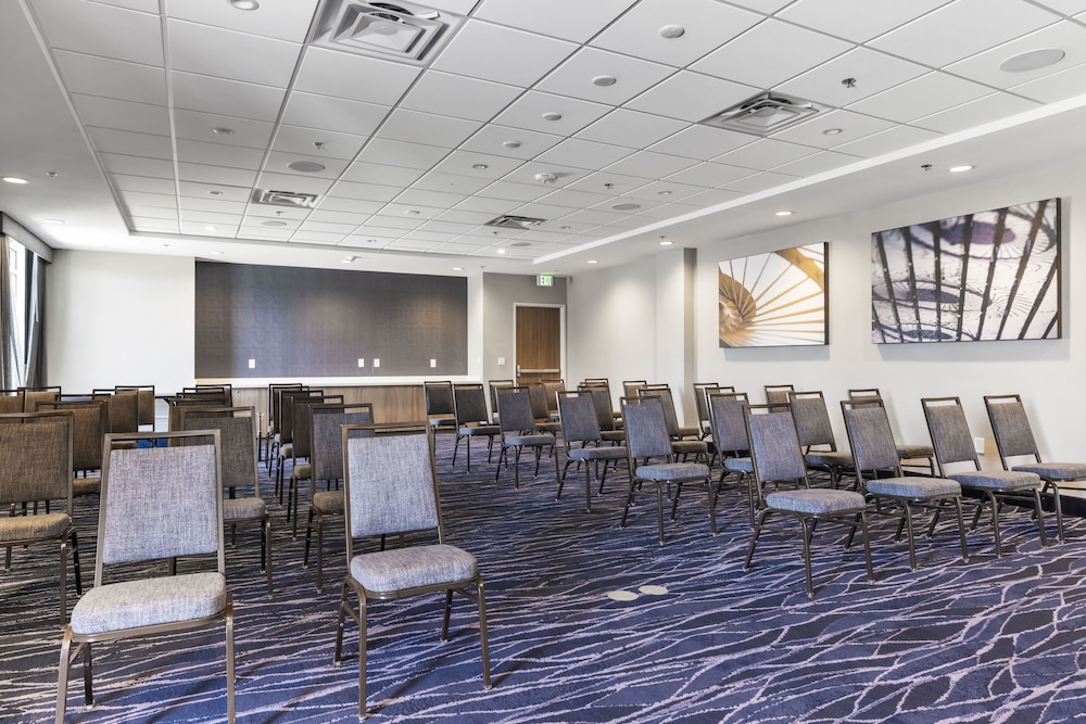Fairfield by Marriott Inn & Suites San Francisco Airport Oyster Point Area 38/46