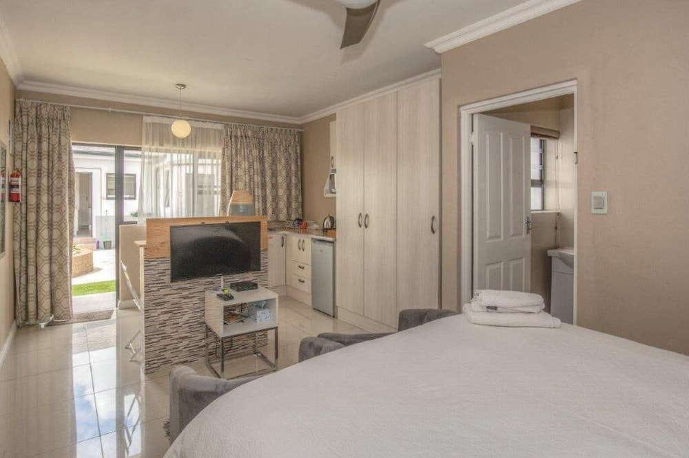 Cashmere Suites 16/50
