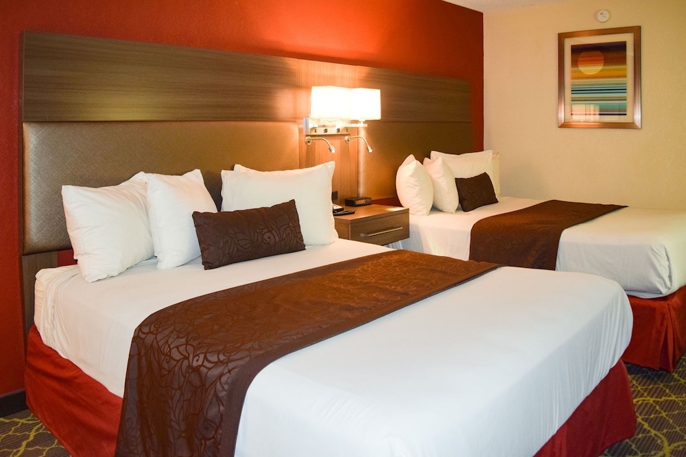Best Western West Hills Inn Chadron 7/33