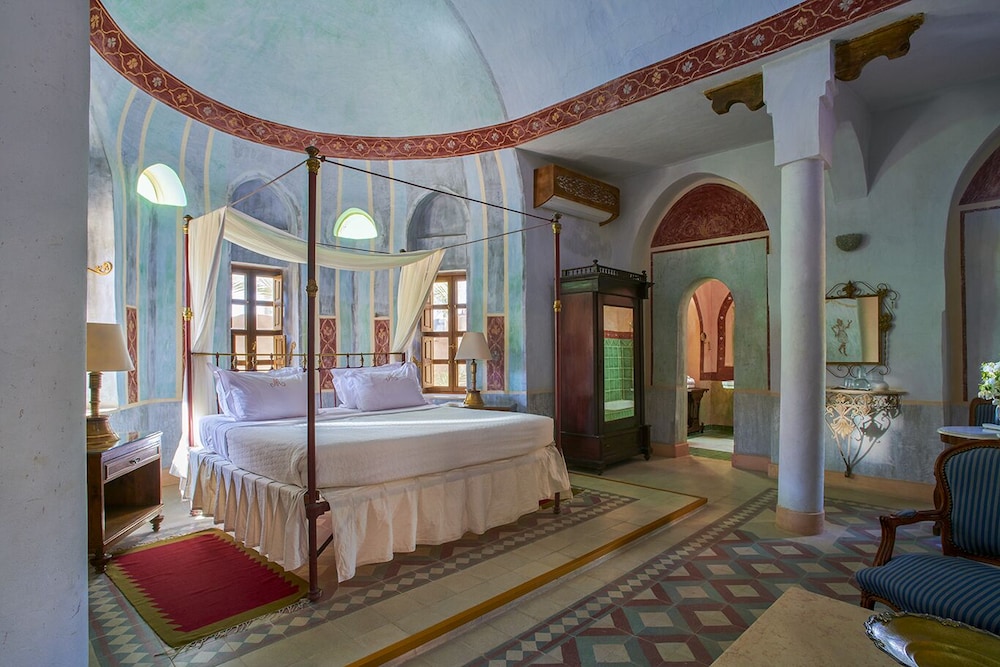 Signature, Suite, King Bed
