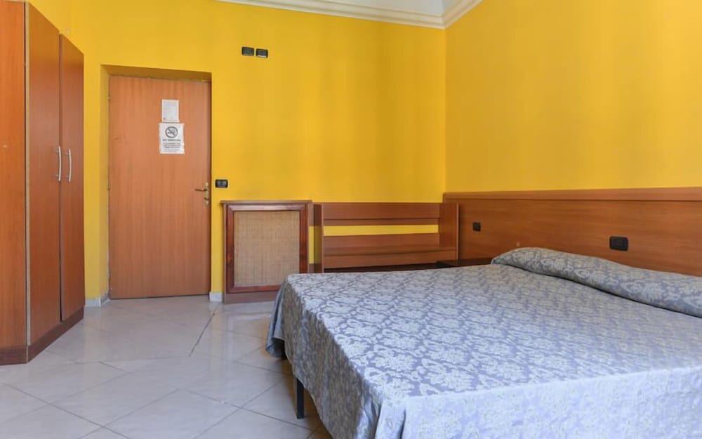 Hostel Beauty 26/64