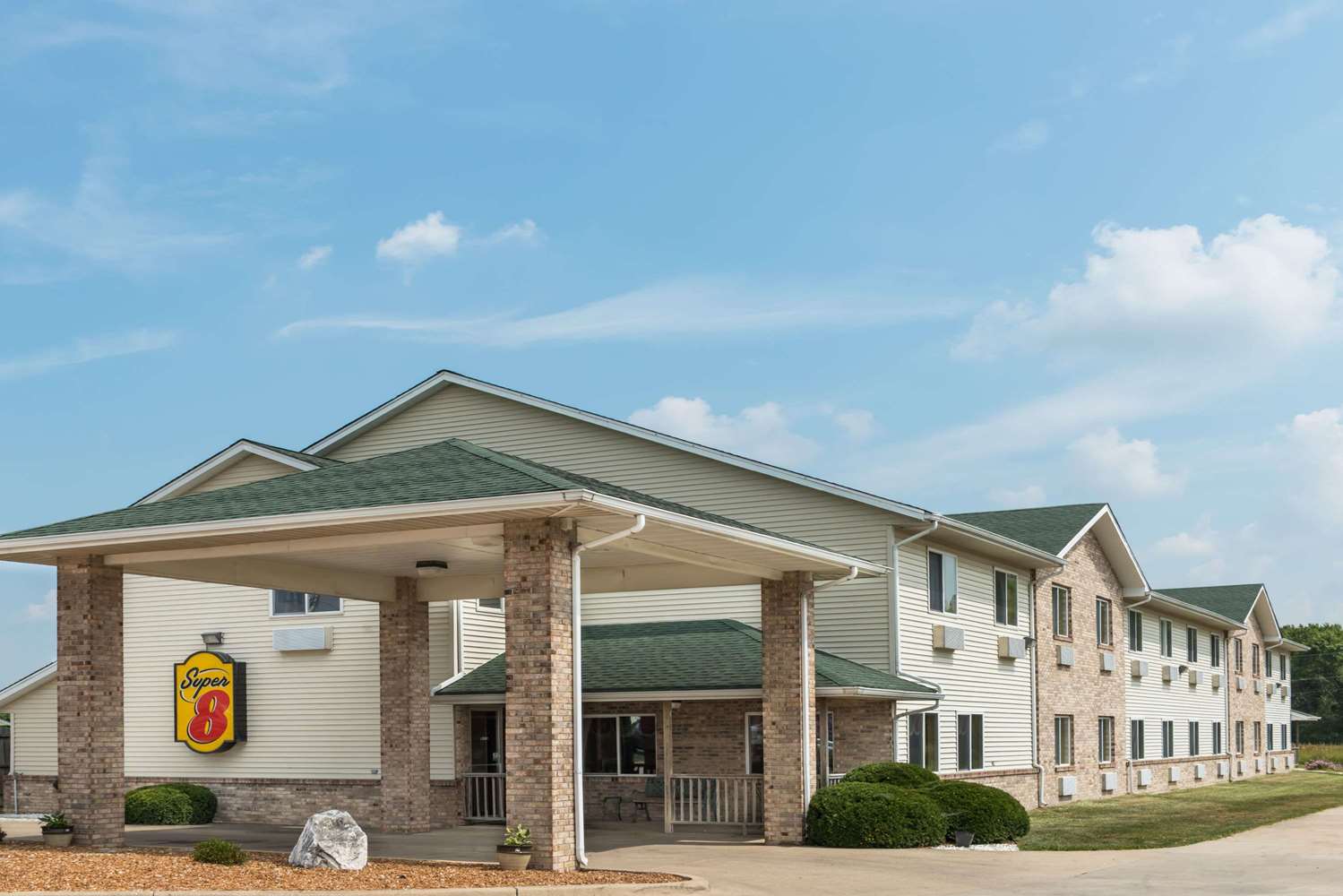 Super 8 By Wyndham Greenville 1/12