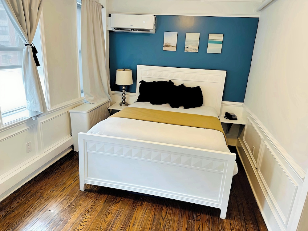 Deluxe, Suite, Queen Bed, Scenic View